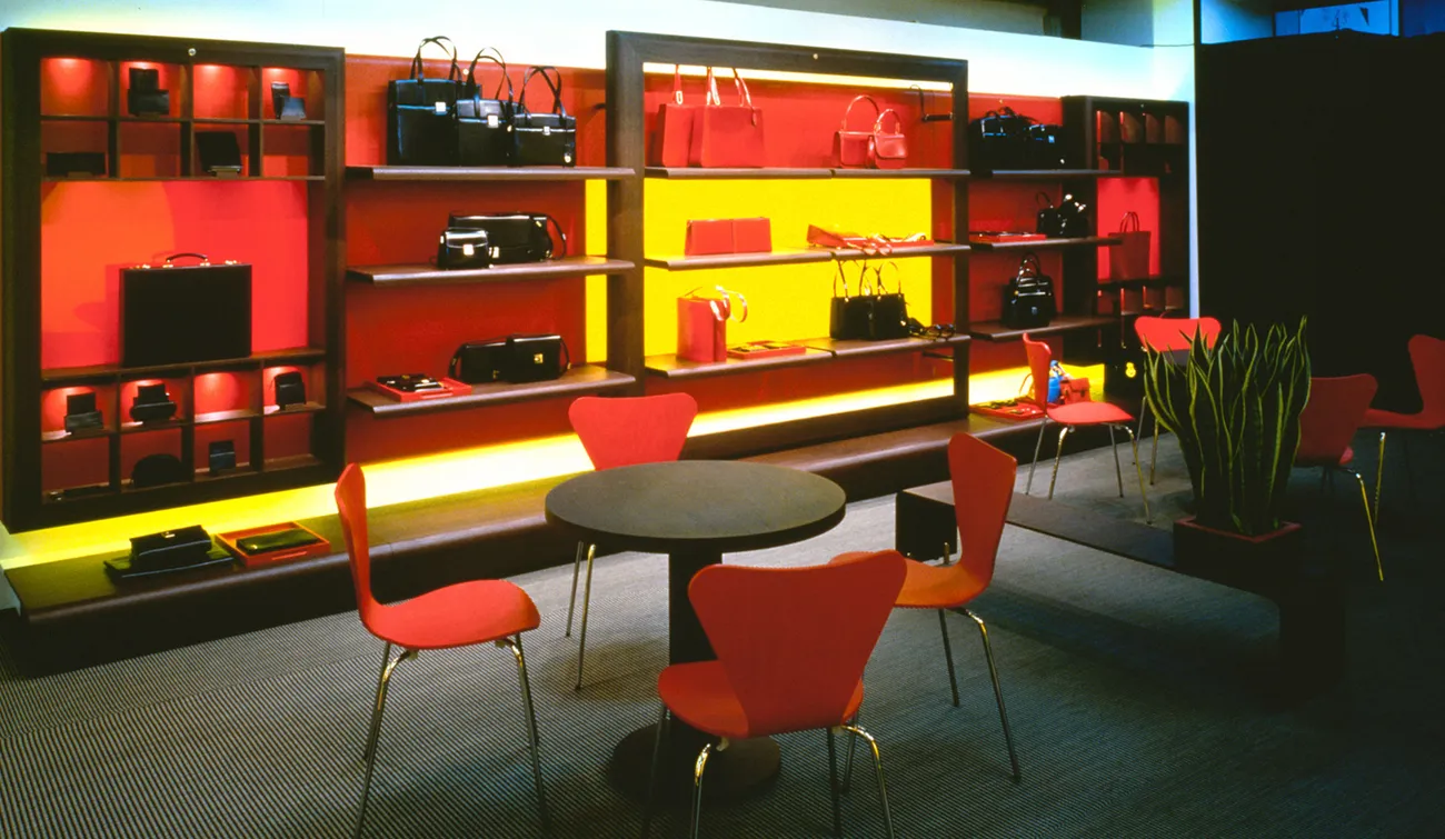 Goldpfeil Shop design, Framkfurt (DE), 1996