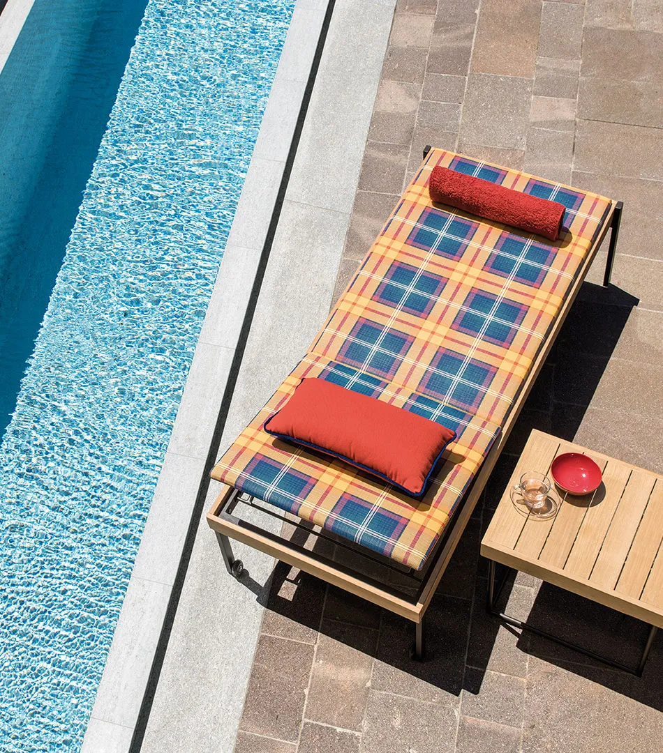 Allaperto, outdoor collection for Ethimo, tartan sunbed