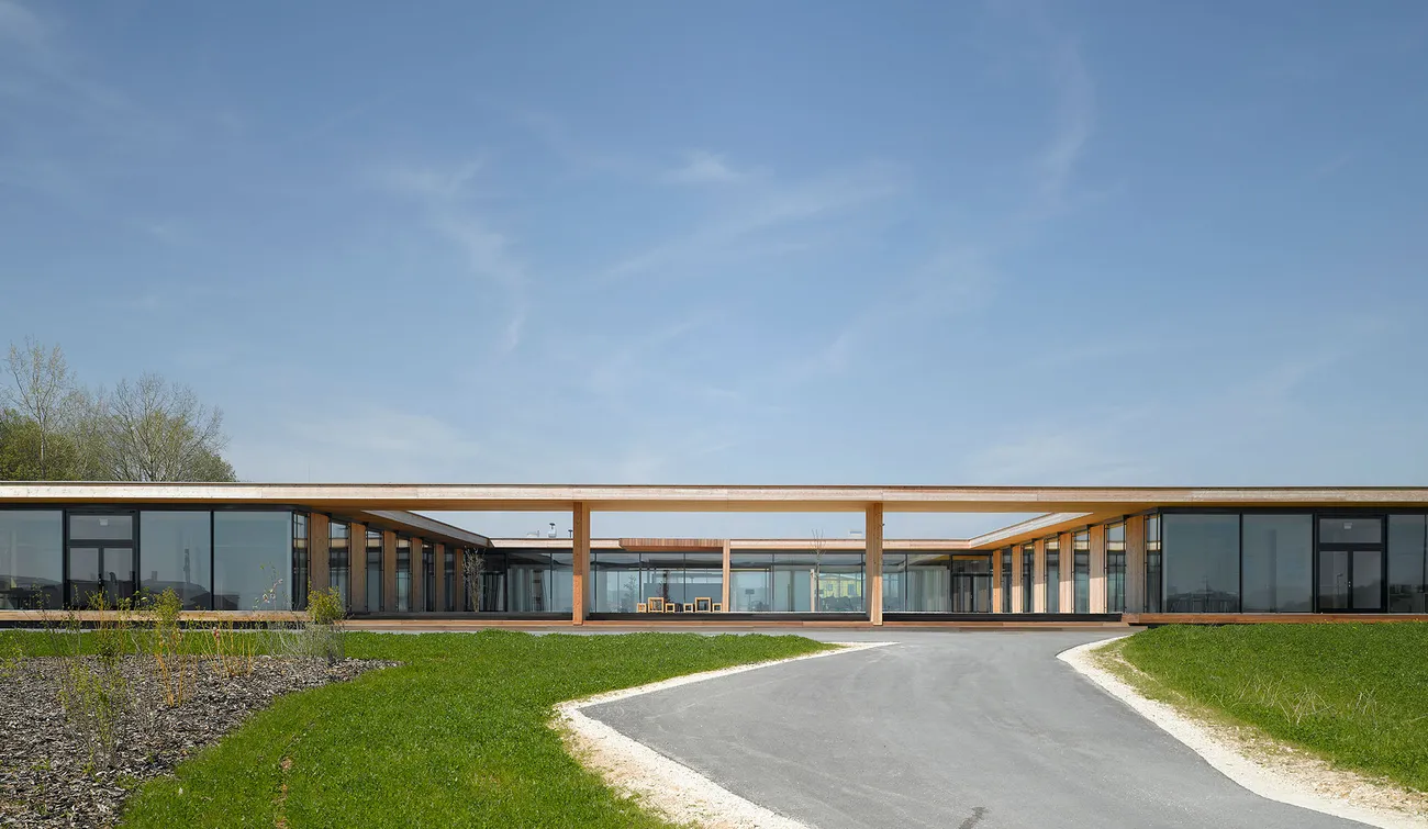 Headquarters, Binder - Kosching (DE)