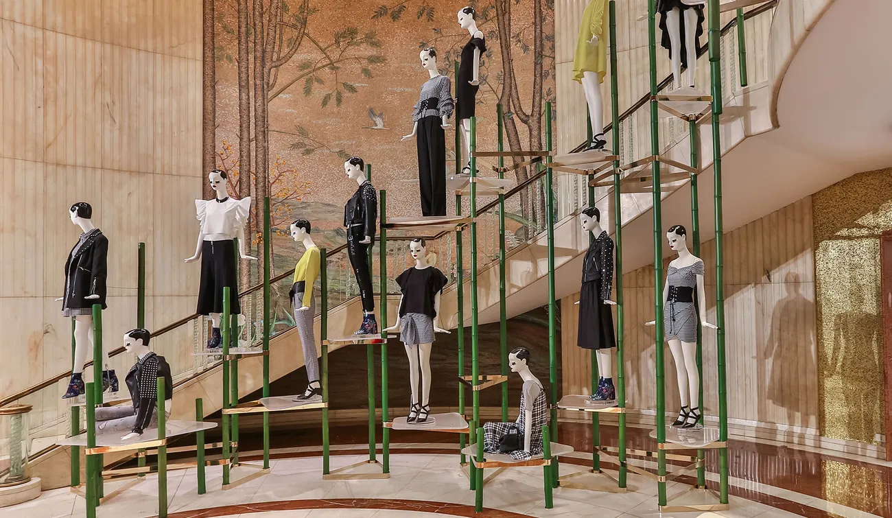 "Arc de Triomphe" installation for Zara, 2016-17
