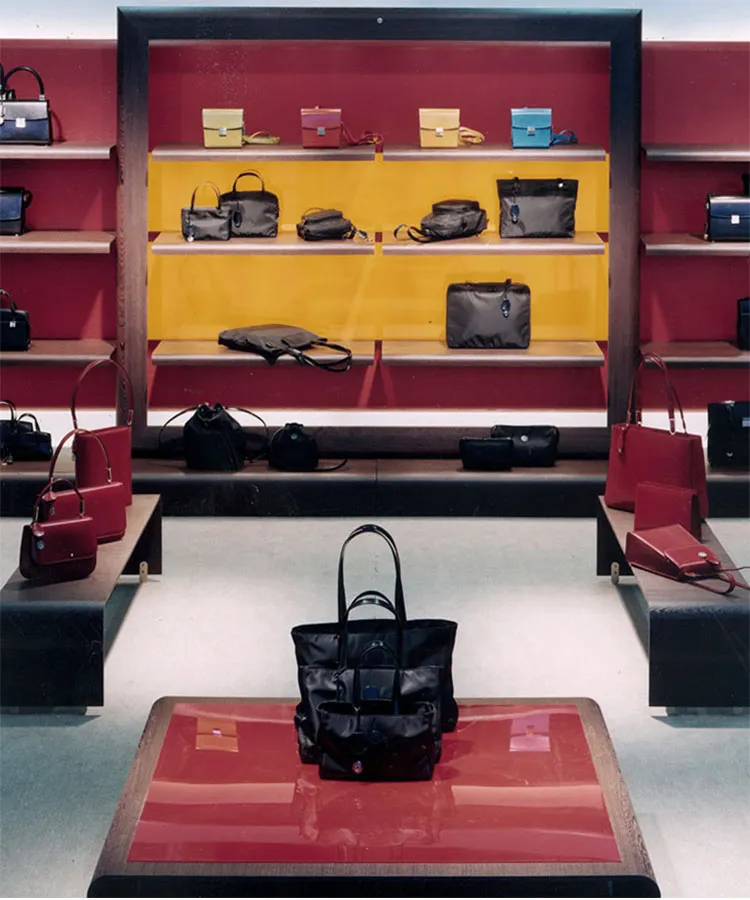 Goldpfeil Shop design, Framkfurt (DE), 1996