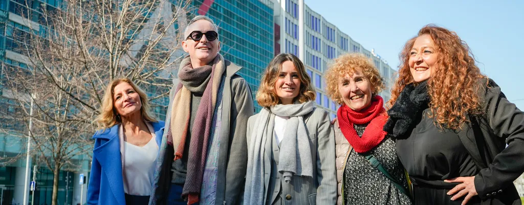 L'inaugurazione della panchina rossa