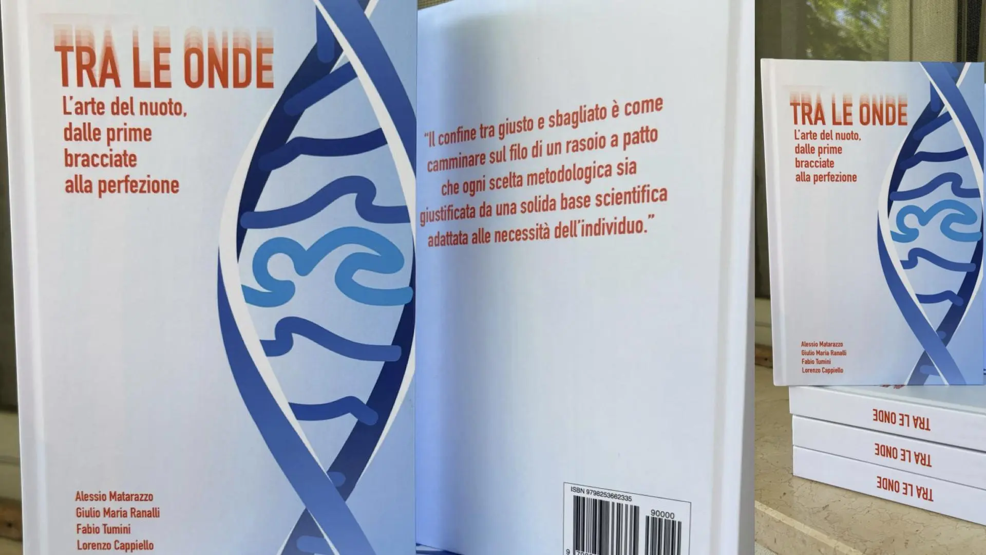 Tra le onde, il libro