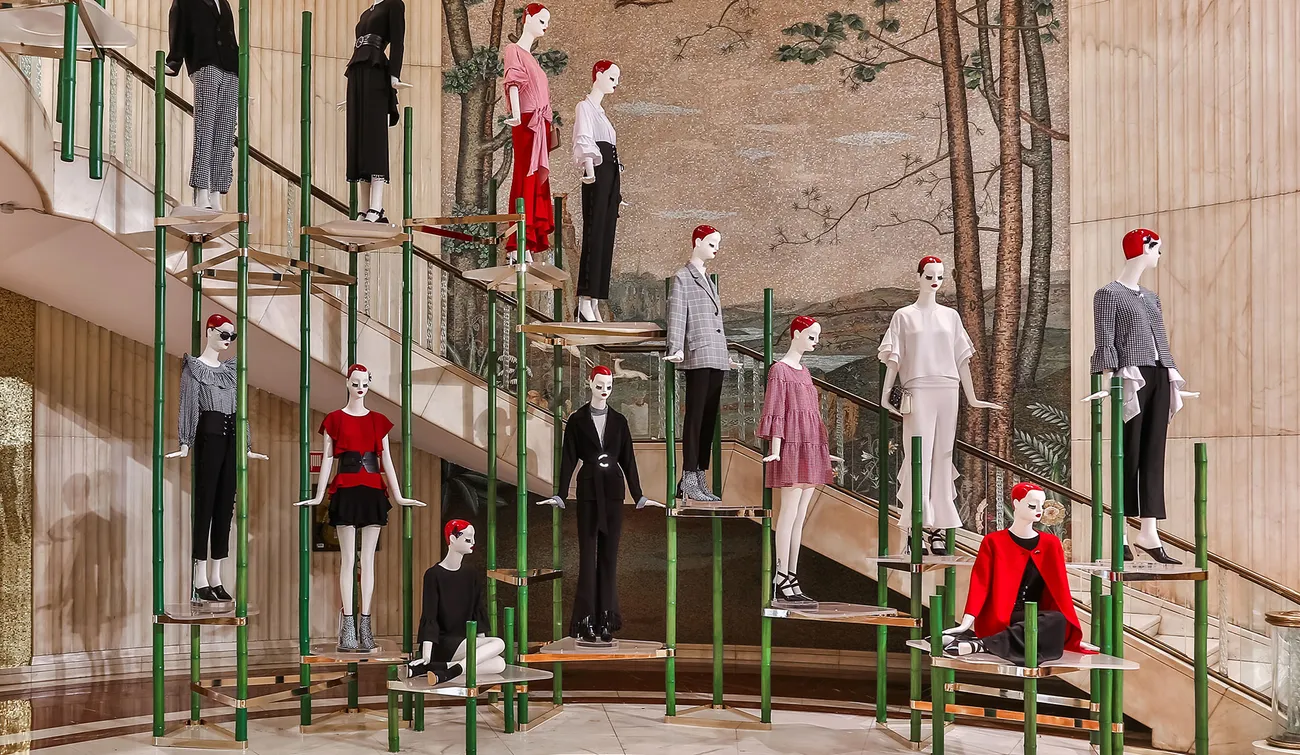 "Arc de Triomphe" installation for Zara, 2016-17